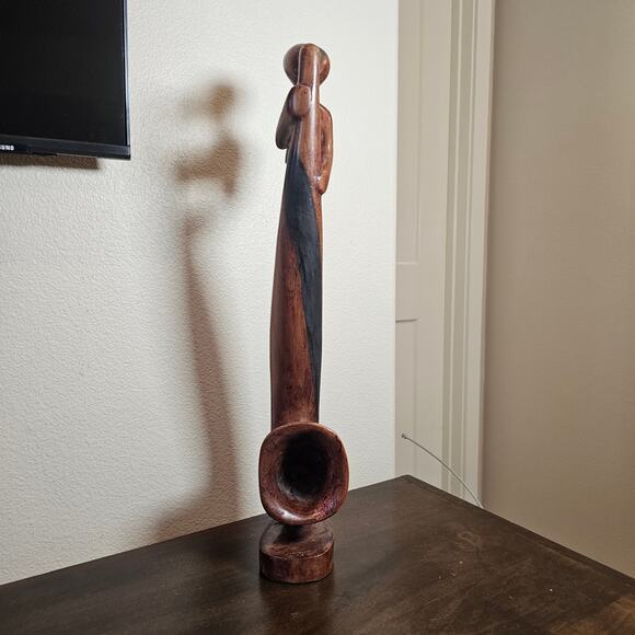 African Wooden Carving Man Playing the Saxophone - Picture 3 of 5